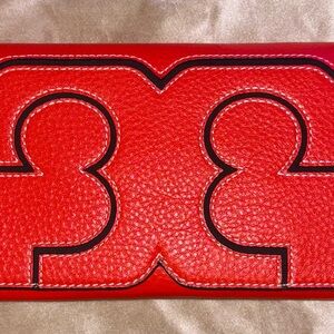 Tory Burch Orange & Black Wallet Sleek Design High-Quality Craftsmanship
